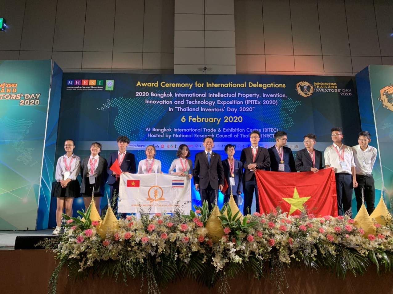 Vietnam ranked 1st at the Science and Technology Competition in Thailand